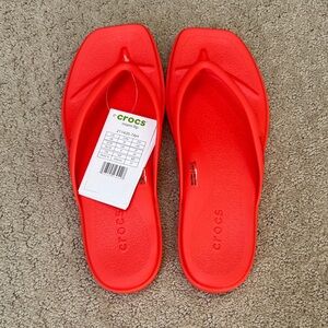 Crocs Miami Flip Flops in Starfish NWT, size 8